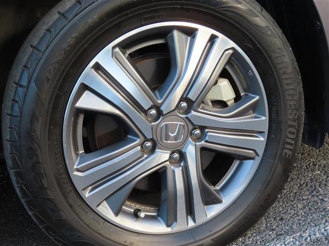 純正１６インチアルミを装備して、見た目も良好です。クルマはやっぱり外見も大切にしたいですよね。純正アルミは高い完成度で、クルマにマッチします。