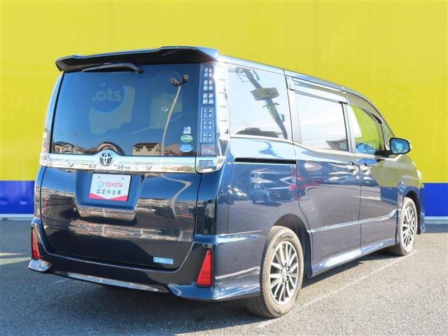 ヴォクシー ＺＳ　煌　ＴＳＳ　両側パワードア　アイドリングストップ車　パワーウィンド　横滑防止　ＤＶＤ可　フルフラットシート　盗難防止装置　スマートエントリー　Ｂカメラ　ＡＵＸ　ＬＥＤヘッドライト　メモリーナビ　３列シート（17枚目）