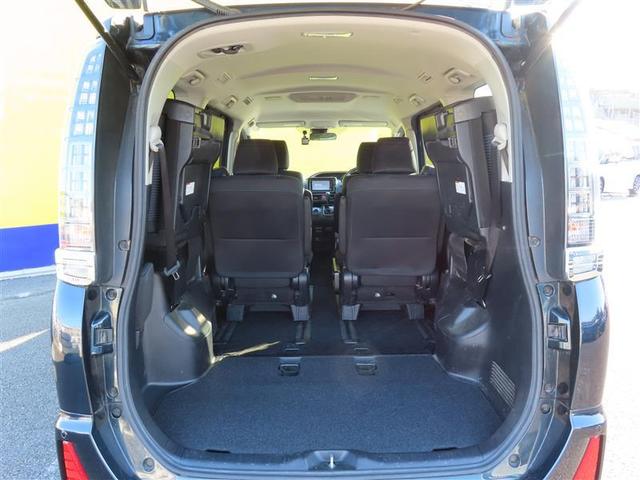 ヴォクシー ＺＳ　煌　ＴＳＳ　両側パワードア　アイドリングストップ車　パワーウィンド　横滑防止　ＤＶＤ可　フルフラットシート　盗難防止装置　スマートエントリー　Ｂカメラ　ＡＵＸ　ＬＥＤヘッドライト　メモリーナビ　３列シート（22枚目）