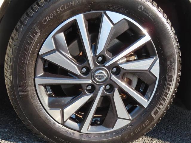 セレナ ハイウェイスターＶ　サイドエアバッグ　地デジフルセグ　アルミ　衝突被害軽減　三列シート　Ｗエアコン　エアバッグ　ＡＵＸ　両側オートスライドドア　ＬＥＤライト　クルコン　インテリジェントキー　メモリーナビ　ナビＴＶ　ＡＢＳ（24枚目）