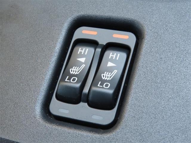 運転席、助手席にはシートヒーターが付いています。最近の冬場は例年よりも寒くなっています。。。シートヒーターがあるとないとじゃ大違い！ぜひお試しあれ！