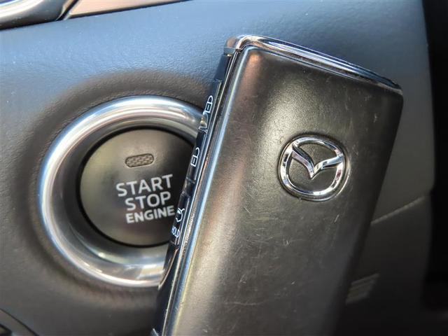 スマートキーはポケットやバッグに入れておけば、ノブに触れただけでロックの解除が可能です！あとはブレーキを踏んでスイッチを押すだけ！簡単にエンジンをかける事ができます♪