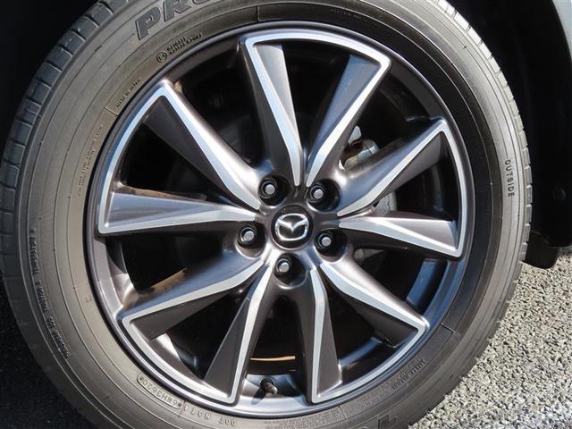 純正１９インチアルミを装備して、見た目も良好です。クルマはやっぱり外見も大切にしたいですよね。純正アルミは高い完成度で、クルマにマッチします。