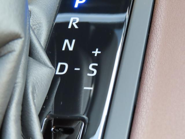 ハリアーハイブリッド Ｚ　レザーパッケージ　【雹害車】　衝突回避システム　ＴＣナビ　レーダークルーズ　ＥＴＣ２．０　Ｂカメラ　デジタルインナーミラー（録画機能付き）　シートＡＣ・ヒーター　Ｐシート　Ｐバックドア　ＬＥＤライト　ＢＳＭ　１９ＡＷ（13枚目）