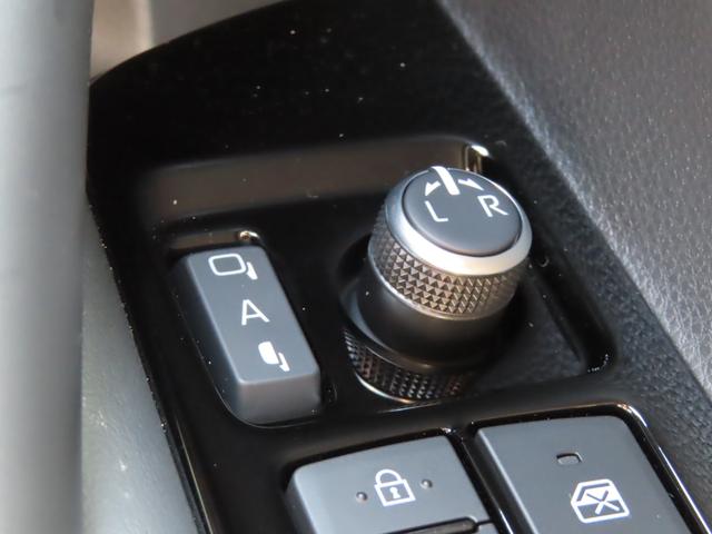 カローラツーリング ハイブリッド　ダブルバイビー　【雹害車】　衝突回避システム　ＴＣナビ　レーダークルーズ　ＥＴＣ２．０　Ｂカメラ　ドラレコ　コンセント　シートヒーター　ＬＥＤライト　スマートキー　フルセグ　Ｂｌｕｅｔｏｏｔｈ　１７ＡＷ（15枚目）