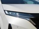 今や主流となってきました「LEDヘッドランプ」。消費電力も少なく、エコ走行に貢献します。コレが付いているだけで、優越感に浸れますよね。HIDに負けないくらい明るく安全です。