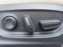 運転する時はドライビングポジションが気になりますよね。パワーシートで座席位置の微調整もしっかりできます。高級感がある装備としても人気があります。