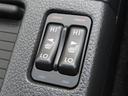 運転席、助手席にはシートヒーターが付いています。最近の冬場は例年よりも寒くなっています。。。シートヒーターがあるとないとじゃ大違い!ぜひお試しあれ!
