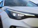 今や主流となってきました「LEDヘッドランプ」。消費電力も少なく、エコ走行に貢献します。コレが付いているだけで、優越感に浸れますよね。HIDに負けないくらい明るく安全です。
