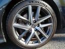 純正19インチアルミを装備して、見た目も良好です。クルマはやっぱり外見も大切にしたいですよね。純正アルミは高い完成度で、クルマにマッチします。