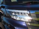 今や主流となってきました「LEDヘッドランプ」。消費電力も少なく、エコ走行に貢献します。コレが付いているだけで、優越感に浸れますよね。HIDに負けないくらい明るく安全です。