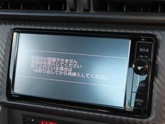 純正ＳＤナビにはＤＶＤやフルセグＴＶが観れるほか、ブルートゥース対応となっております！スマホと連携することでお好きな音楽や電話もナビ操作でカンタン♪使いやすいですね。 3