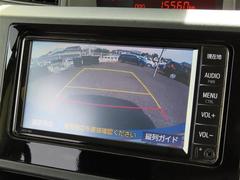 車庫入れもお任せのバックカメラが付いて、後方確認もラクラク♪安全に車庫入れも可能です。便利な機能ですが、バックカメラを過信せず、目視もお忘れなく。 6