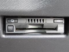 ＥＴＣはビルトインタイプになります。クルマ本体のパネルに埋め込むような形になりますので、スッキリとした室内になりますね！ 7