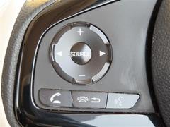 ブルートゥースに接続すれば、スマホに入れている音楽が聞けたり運転中に電話がかかってきてしまった場合もハンドルから電話を取ることができます！ 7