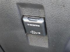 こちらのクルマはＵＳＢとＨＤＭＩ接続コネクタも装備されています♪スマホに接続すればお好きな音楽や映像も流せます！今の時代、さまざまな方法で音楽や動画を楽しめますね！ 6