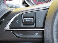 運転中、オーディオの操作をしてて、ハッとしたことはありませんか？ステアリングスイッチは、運転中でもハンドルでオーディオの操作が可能です。安全なドライブをサポートします。 7