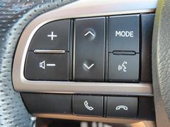 ブルートゥースに接続すれば、スマホに入れている音楽が聞けたり運転中に電話がかかってきてしまった場合もハンドルから電話を取ることができます！ 5