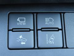 ���ͷڸ������ƥ�Ρ֥����եƥ����󥹡���ܡ�������ž�Υ��ݡ��Ȥ򤷤Ƥ���ޤ��� 3