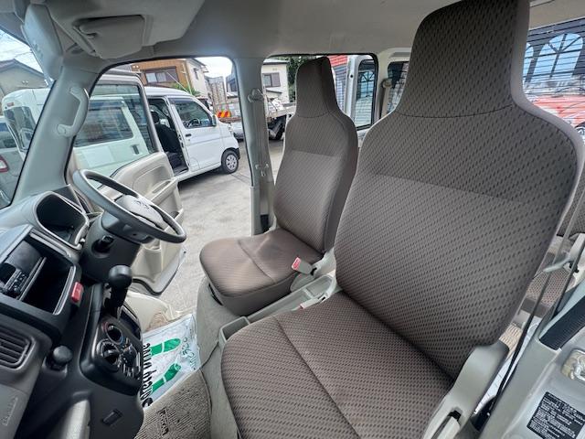 NV100クリッパーバン DX GLパッケージ 4速AT・パワーウィンドウ・キーレス・ETC・プライバシーガラス・オーバーヘッドシェルフ・ワンオーナー・記録簿(23枚目)