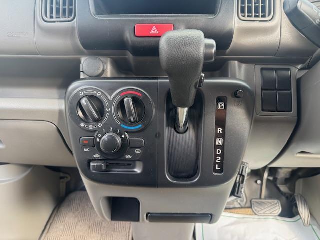 NV100クリッパーバン DX GLパッケージ 4速AT・パワーウィンドウ・キーレス・ETC・プライバシーガラス・オーバーヘッドシェルフ・ワンオーナー・記録簿(26枚目)