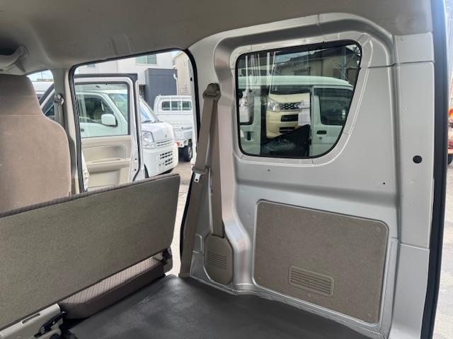 NV100クリッパーバン DX GLパッケージ 4速AT・パワーウィンドウ・キーレス・ETC・プライバシーガラス・オーバーヘッドシェルフ・ワンオーナー・記録簿(35枚目)