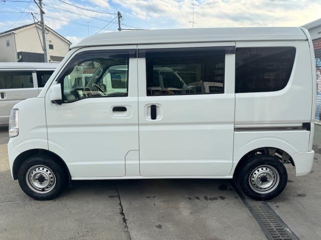 NV100クリッパーバン DX GLセーフティパッケージ 4速AT・Pソナー・パワーウィンドウ・電格ミラー・キーレス・AUTOライト・ナビ・バックカメラ・プライバシーガラス・オーバーヘッドシェルフ・ワンオーナー・記録簿(5枚目)