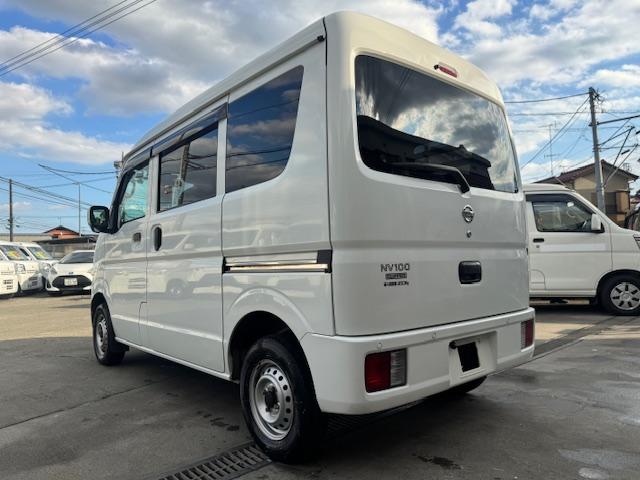 NV100クリッパーバン DX GLセーフティパッケージ 4速AT・Pソナー・パワーウィンドウ・電格ミラー・キーレス・AUTOライト・ナビ・バックカメラ・プライバシーガラス・オーバーヘッドシェルフ・ワンオーナー・記録簿(7枚目)