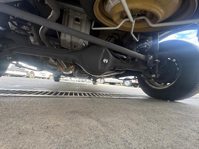 NV100クリッパーバン DX GLセーフティパッケージ 4速AT・Pソナー・パワーウィンドウ・電格ミラー・キーレス・AUTOライト・ナビ・バックカメラ・プライバシーガラス・オーバーヘッドシェルフ・ワンオーナー・記録簿(12枚目)