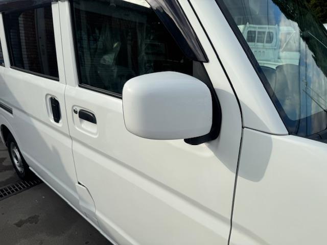 NV100クリッパーバン DX GLセーフティパッケージ 4速AT・Pソナー・パワーウィンドウ・電格ミラー・キーレス・AUTOライト・ナビ・バックカメラ・プライバシーガラス・オーバーヘッドシェルフ・ワンオーナー・記録簿(15枚目)
