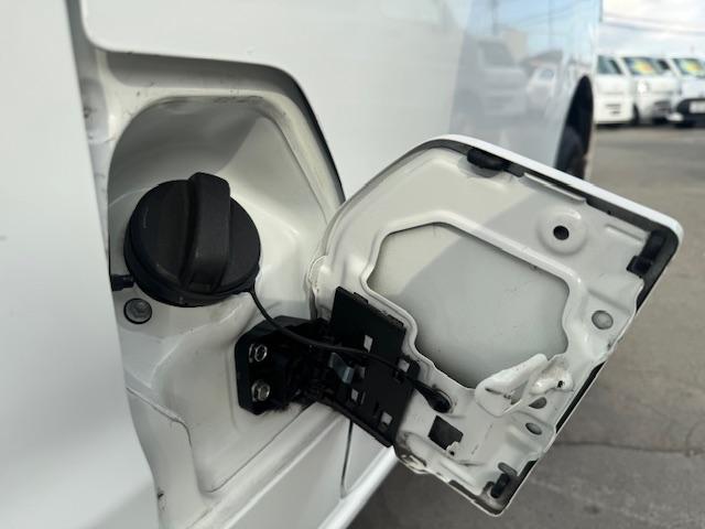 NV100クリッパーバン DX GLセーフティパッケージ 4速AT・Pソナー・パワーウィンドウ・電格ミラー・キーレス・AUTOライト・ナビ・バックカメラ・プライバシーガラス・オーバーヘッドシェルフ・ワンオーナー・記録簿(18枚目)