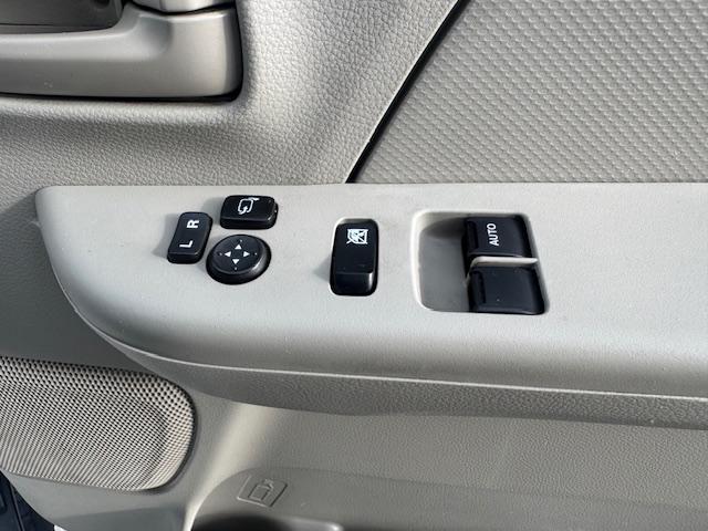 NV100クリッパーバン DX GLセーフティパッケージ 4速AT・Pソナー・パワーウィンドウ・電格ミラー・キーレス・AUTOライト・ナビ・バックカメラ・プライバシーガラス・オーバーヘッドシェルフ・ワンオーナー・記録簿(21枚目)