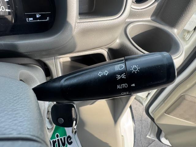 NV100クリッパーバン DX GLセーフティパッケージ 4速AT・Pソナー・パワーウィンドウ・電格ミラー・キーレス・AUTOライト・ナビ・バックカメラ・プライバシーガラス・オーバーヘッドシェルフ・ワンオーナー・記録簿(32枚目)