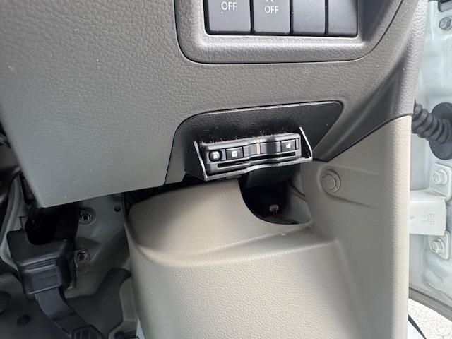 ＮＶ１００クリッパーバン ＤＸ　ＧＬセーフティパッケージ　４速ＡＴ・Ｐソナー・電格ミラー・パワーウィンドウ・ＡＵＴＯライト・ナビ・バックカメラ・ＥＴＣ・キーレス・プライバシーガラス・オーバーヘッドシェルフ・ワンオーナー・記録簿（34枚目）