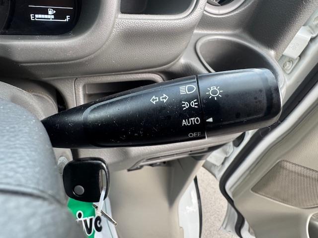 ＮＶ１００クリッパーバン ＤＸ　ＧＬセーフティパッケージ　４速ＡＴ・Ｐソナー・電格ミラー・パワーウィンドウ・ＡＵＴＯライト・ナビ・バックカメラ・ＥＴＣ・キーレス・プライバシーガラス・オーバーヘッドシェルフ・ワンオーナー・記録簿（35枚目）