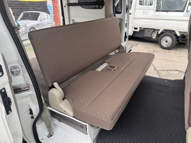ＮＶ１００クリッパーバン ＤＸ　ＧＬセーフティパッケージ　４速ＡＴ・Ｐソナー・電格ミラー・パワーウィンドウ・ＡＵＴＯライト・ナビ・バックカメラ・ＥＴＣ・キーレス・プライバシーガラス・オーバーヘッドシェルフ・ワンオーナー・記録簿（42枚目）