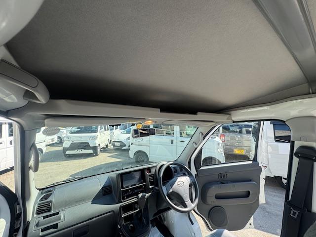 ハイゼットカーゴ DX パワーウィンドウ・キーレス・ナビ・Bカメ・ETC・オーバーヘッドシェルフ・ワンオーナー・記録簿(31枚目)