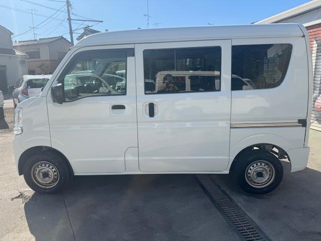 ＮＶ１００クリッパーバン ＤＸ　セーフティパッケージ　Ｐソナー・２ｎｄ発進・ＡＵＴＯライト・バックカメラ・キーレス・プライバシーガラス・オーバーヘッドシェルフ・ワンオーナー・記録簿（5枚目）
