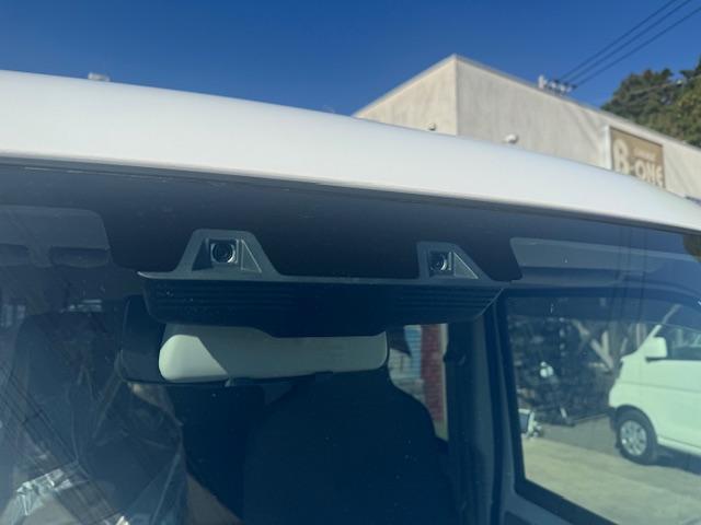 ＮＶ１００クリッパーバン ＤＸ　セーフティパッケージ　Ｐソナー・２ｎｄ発進・ＡＵＴＯライト・バックカメラ・キーレス・プライバシーガラス・オーバーヘッドシェルフ・ワンオーナー・記録簿（13枚目）