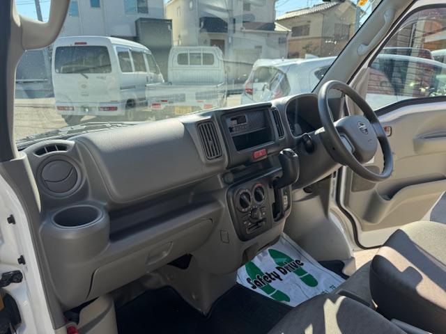 ＮＶ１００クリッパーバン ＤＸ　セーフティパッケージ　Ｐソナー・２ｎｄ発進・ＡＵＴＯライト・バックカメラ・キーレス・プライバシーガラス・オーバーヘッドシェルフ・ワンオーナー・記録簿（23枚目）