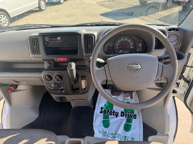 ＮＶ１００クリッパーバン ＤＸ　セーフティパッケージ　Ｐソナー・２ｎｄ発進・ＡＵＴＯライト・バックカメラ・キーレス・プライバシーガラス・オーバーヘッドシェルフ・ワンオーナー・記録簿（25枚目）