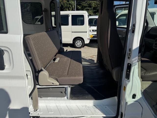 ＮＶ１００クリッパーバン ＤＸ　セーフティパッケージ　Ｐソナー・２ｎｄ発進・ＡＵＴＯライト・バックカメラ・キーレス・プライバシーガラス・オーバーヘッドシェルフ・ワンオーナー・記録簿（35枚目）