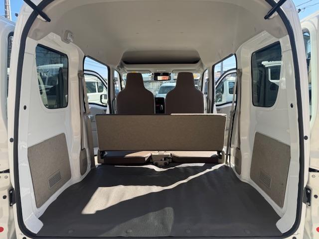 ＮＶ１００クリッパーバン ＤＸ　セーフティパッケージ　Ｐソナー・２ｎｄ発進・ＡＵＴＯライト・バックカメラ・キーレス・プライバシーガラス・オーバーヘッドシェルフ・ワンオーナー・記録簿（39枚目）