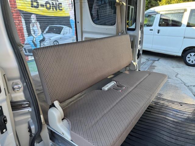 ＮＶ１００クリッパーバン ＤＸ　ＧＬパッケージ　４速ＡＴ・パワーウィンドウ・キーレス・プライバシーガラス・オーバーヘッドシェルフ・ワンオーナー・記録簿（28枚目）