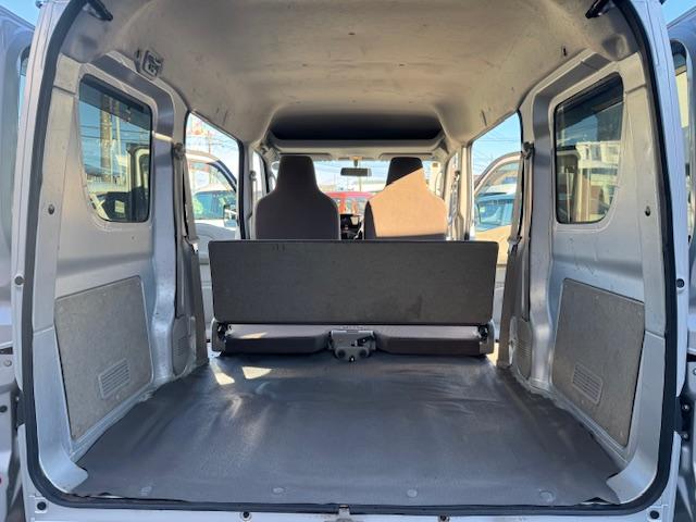 ＮＶ１００クリッパーバン ＤＸ　ＧＬパッケージ　４速ＡＴ・パワーウィンドウ・キーレス・プライバシーガラス・オーバーヘッドシェルフ・ワンオーナー・記録簿（31枚目）