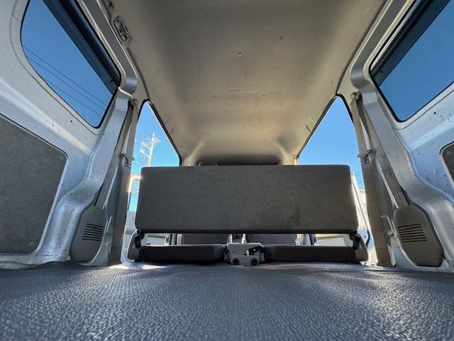 ＮＶ１００クリッパーバン ＤＸ　ＧＬパッケージ　４速ＡＴ・パワーウィンドウ・キーレス・プライバシーガラス・オーバーヘッドシェルフ・ワンオーナー・記録簿（32枚目）