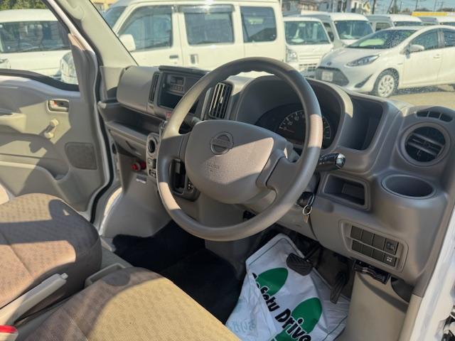 ＮＶ１００クリッパーバン ＤＸ　２ｎｄ発進・キーレス・ＥＴＣ・オーバーヘッドシェルフ・ワンオーナー・記録簿（17枚目）