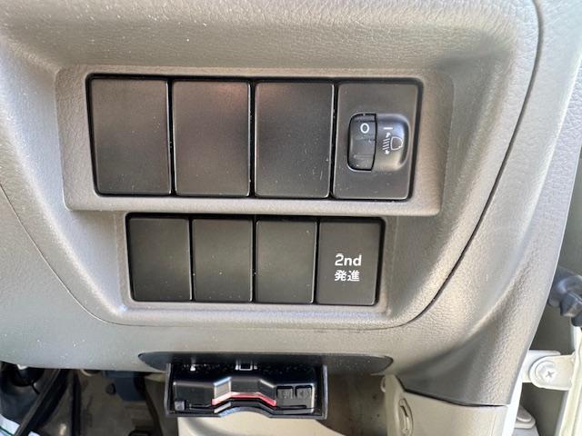 ＮＶ１００クリッパーバン ＤＸ　２ｎｄ発進・キーレス・ＥＴＣ・オーバーヘッドシェルフ・ワンオーナー・記録簿（23枚目）
