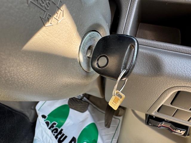 ＮＶ１００クリッパーバン ＤＸ　２ｎｄ発進・キーレス・ＥＴＣ・オーバーヘッドシェルフ・ワンオーナー・記録簿（26枚目）