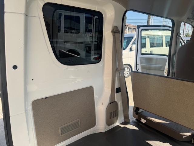 NV100クリッパーバン DX セーフティパッケージ 2nd発進・Pソナー・AUTOライト・ナビ・バックカメラ・ETC・キーレス・オーバーヘッドシェルフ・ワンオーナー・記録簿(41枚目)
